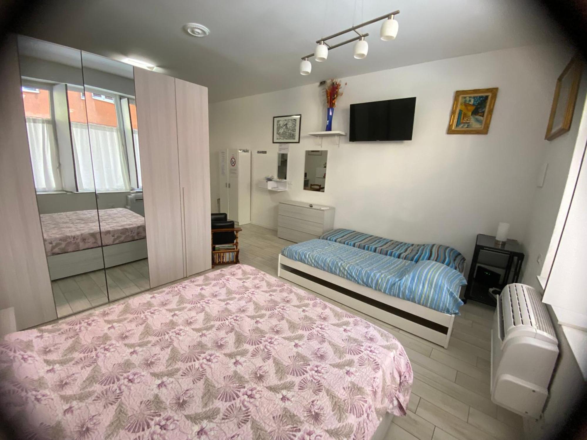 Appartamento House Apartment Tabe Centro Болоня Екстериор снимка