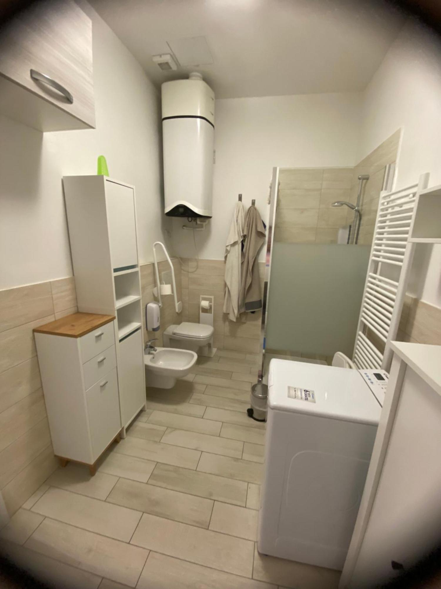 Appartamento House Apartment Tabe Centro Болоня Екстериор снимка