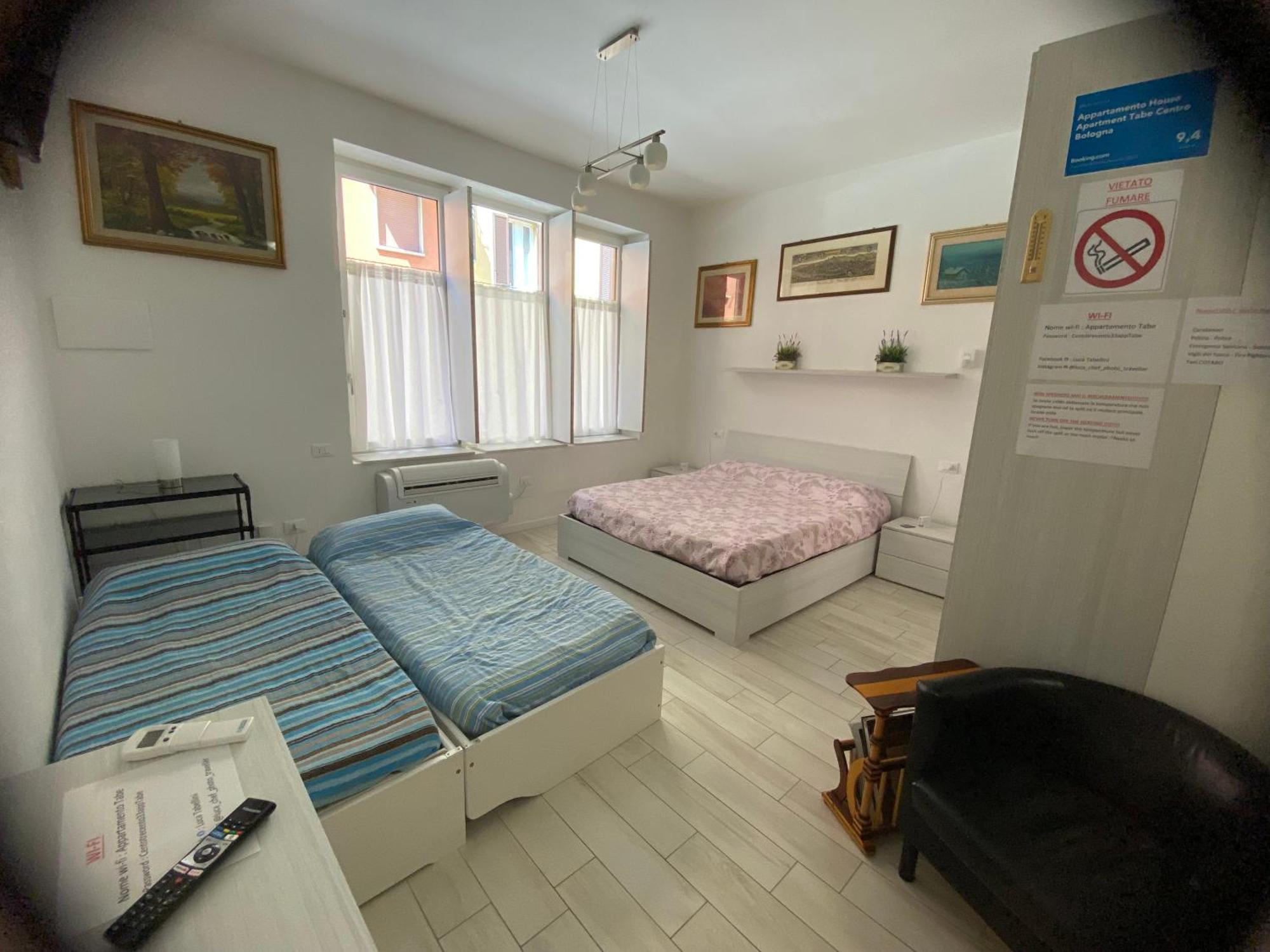 Appartamento House Apartment Tabe Centro Болоня Екстериор снимка